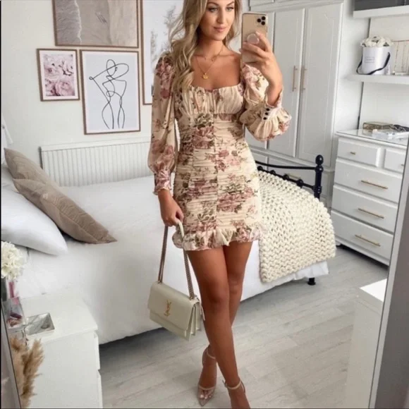 NWT Bloggers Favorite Floral Ruched Dress— Zara - Picture 2 of 13